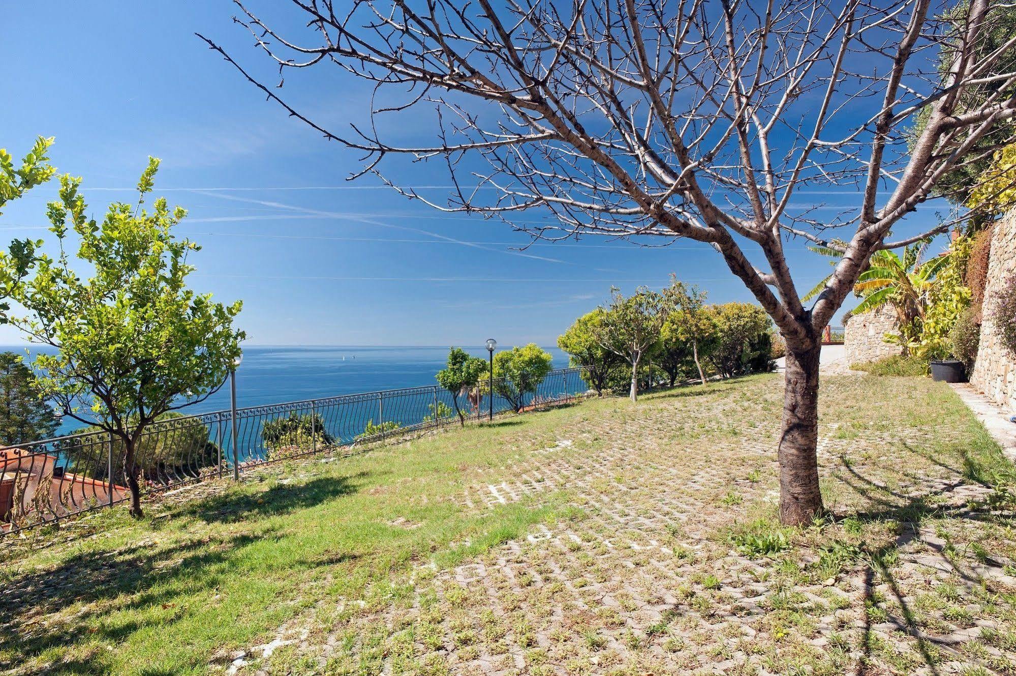 Le Terrazze Appartamenti Vacanze サンレモ エクステリア 写真